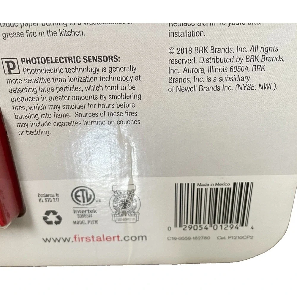 Brand New FIRST ALERT Smoke & Fire Alarm 2 Pack Photoelectric P1210CP2